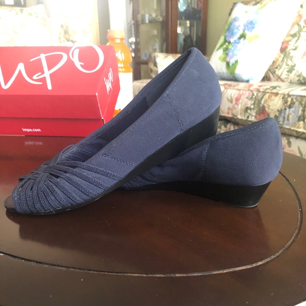 Navy Blue open-toed Size 8